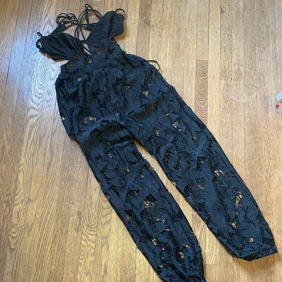 Meet me in Bali black lace romper - Picture 2 of 13